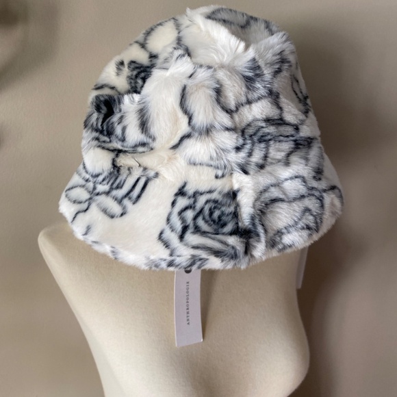 NWT Anthropologie Faux Fur Bucket Hat - Picture 4 of 5